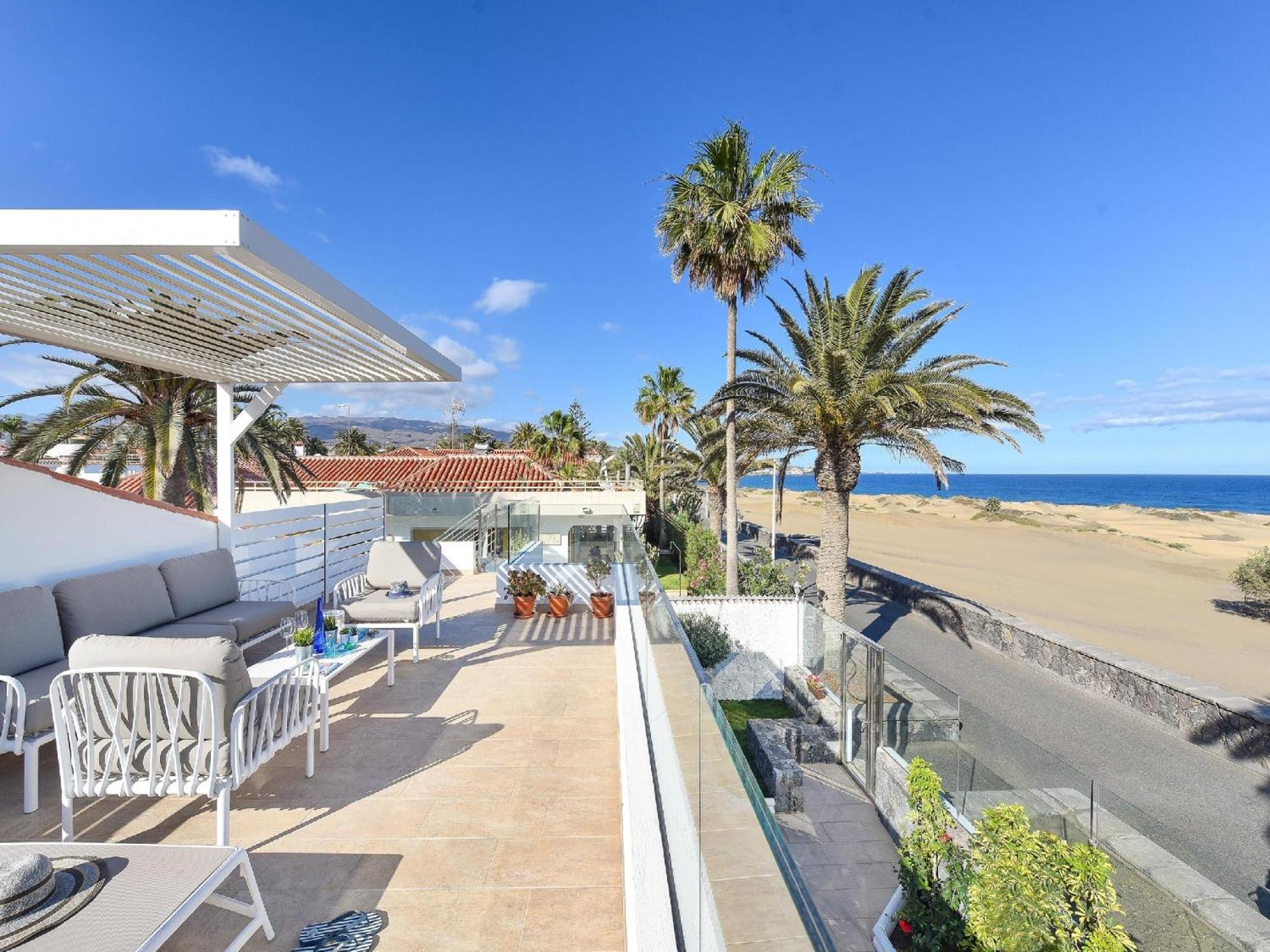 Villa Beachfront Del Ingles Exclusive Accommodation Breathtaking Views Over The Sea And Dunes Private Heated Pool Terrace Bbq 200 M To, Las Palmas de Gran Canaria