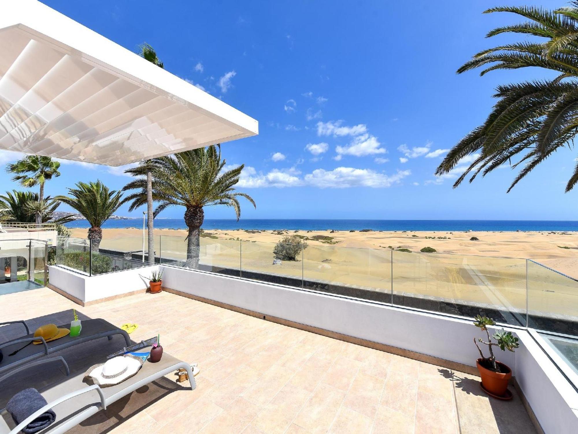 Villa Beachfront Del Ingles Exclusive Accommodation Breathtaking Views Over The Sea And Dunes Private Heated Pool Terrace Bbq 200 M To, Villa Las Palmas de Gran Canaria