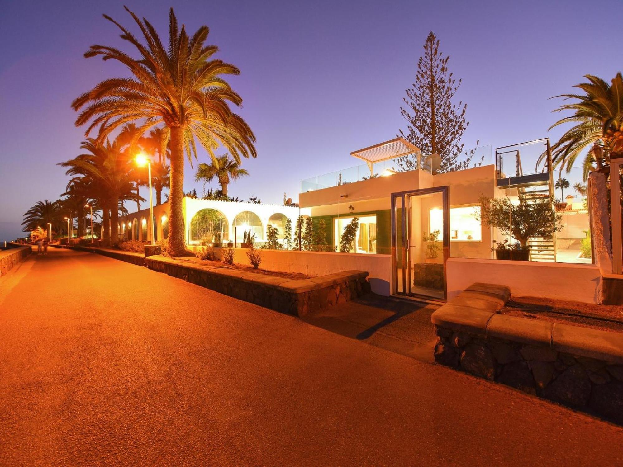 Villa Beachfront Del Ingles Exclusive Accommodation Breathtaking Views Over The Sea And Dunes Private Heated Pool Terrace Bbq 200 M To, Las Palmas de Gran Canaria