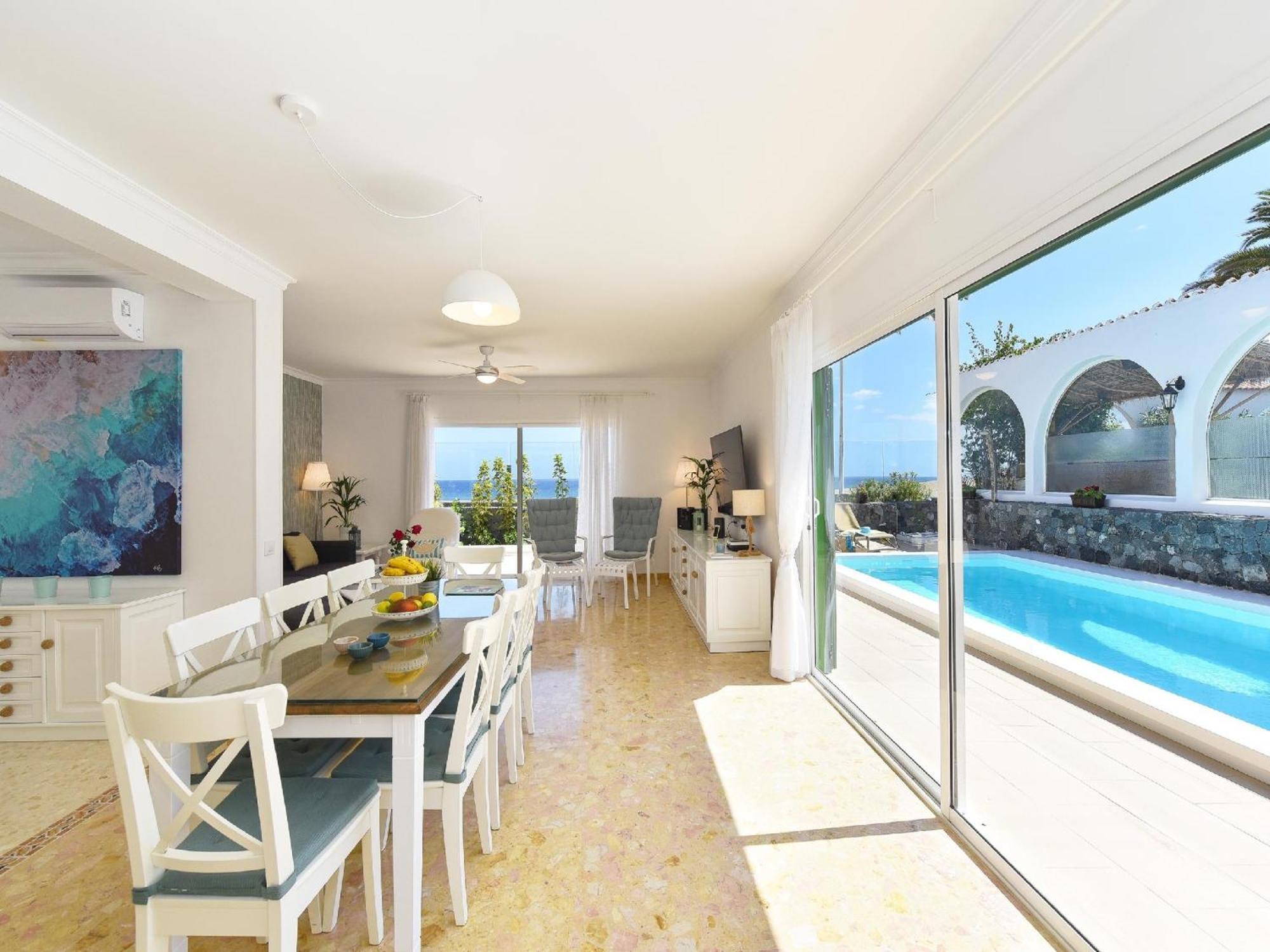Villa Villa Beachfront Del Ingles Exclusive Accommodation Breathtaking Views Over The Sea And Dunes Private Heated Pool Terrace Bbq 200 M To, Las Palmas de Gran Canaria