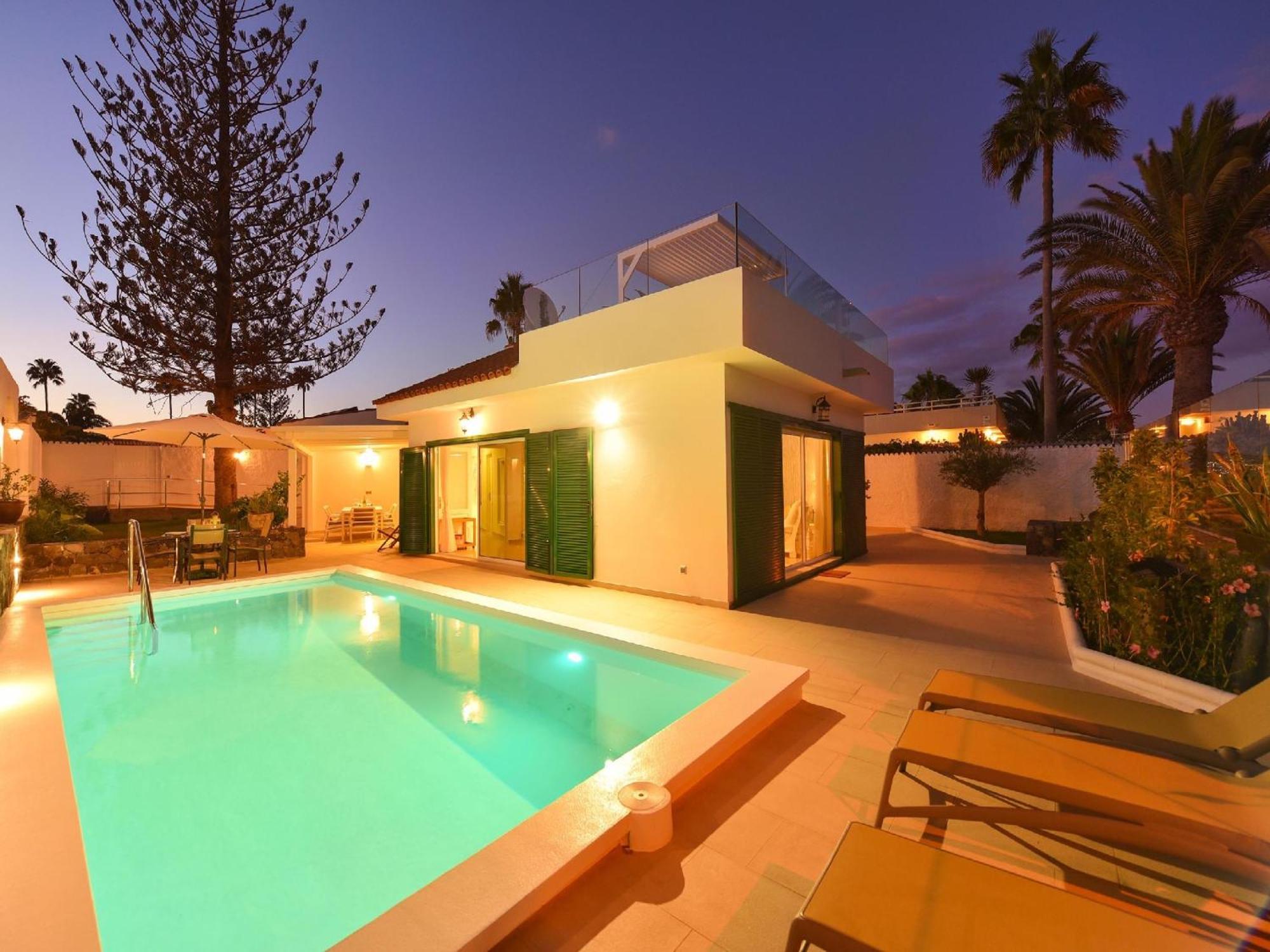Beachfront Del Ingles| Exclusive | Breathtaking Views Over The Sea And Dunes | Private Heated Pool | Terrace & Bbq | 200 M To | Playa Del Ingles * Las Palmas de Gran Canaria